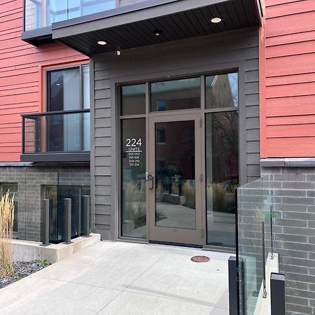 Modern Condo 210 Just Blocks From Lake Michigan Traverse City Exteriör bild