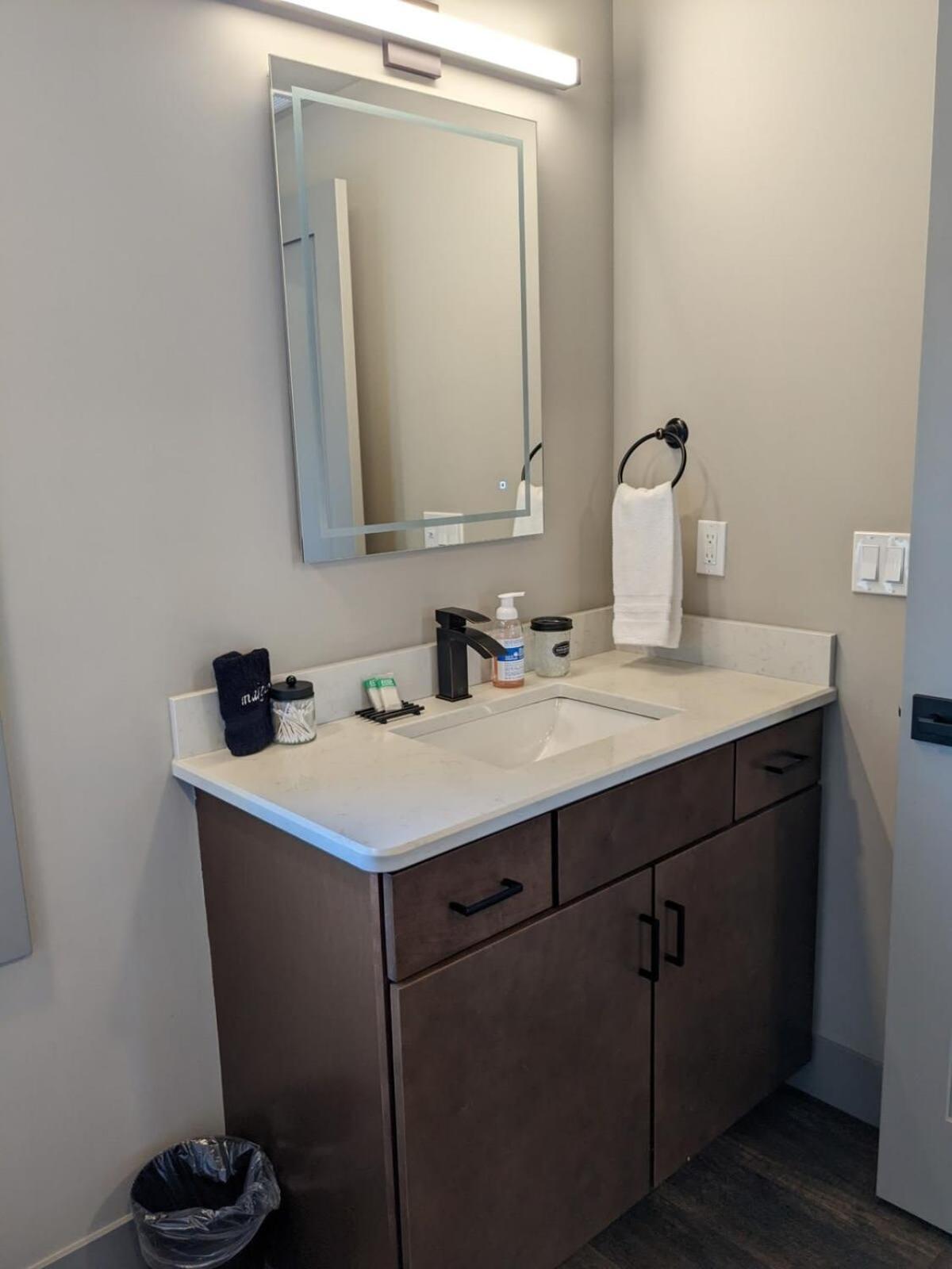 Modern Condo 210 Just Blocks From Lake Michigan Traverse City Exteriör bild