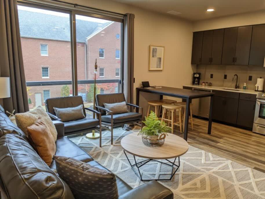 Modern Condo 210 Just Blocks From Lake Michigan Traverse City Exteriör bild