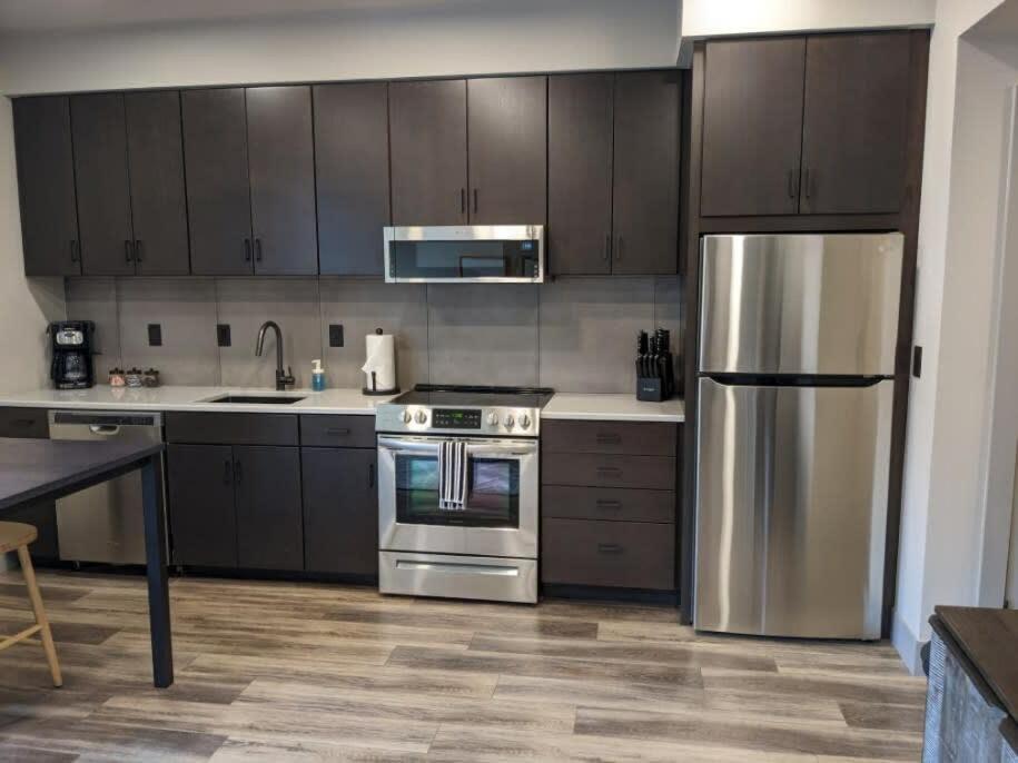 Modern Condo 210 Just Blocks From Lake Michigan Traverse City Exteriör bild
