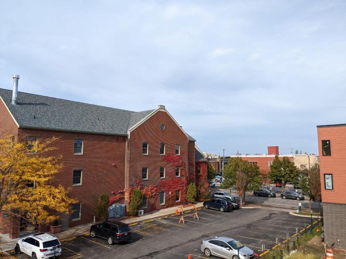 Modern Condo 210 Just Blocks From Lake Michigan Traverse City Exteriör bild