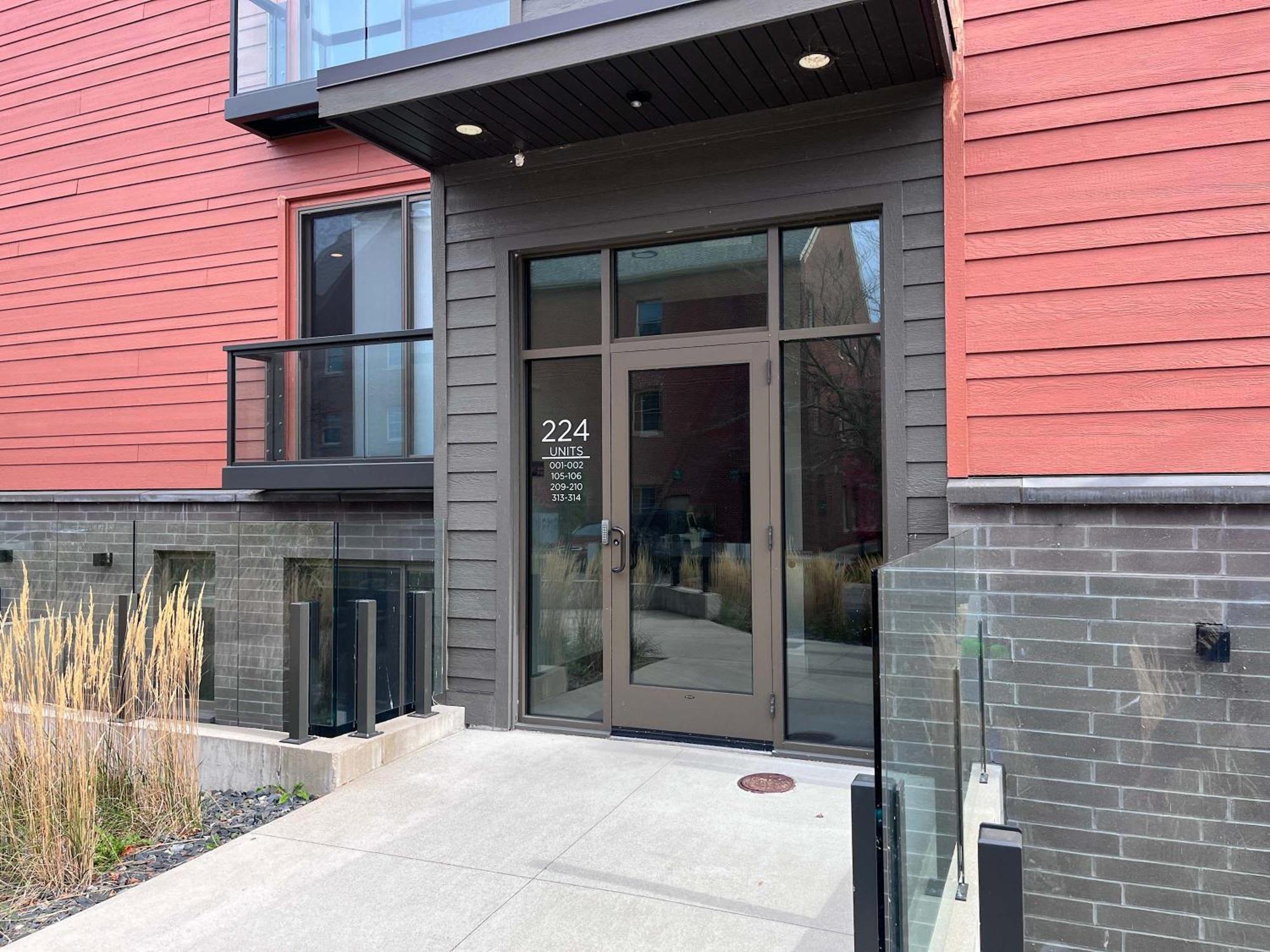 Modern Condo 210 Just Blocks From Lake Michigan Traverse City Exteriör bild